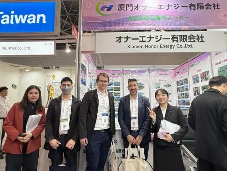 Cherry Blossoms цъфтят в Япония, завръщайки се с отличие