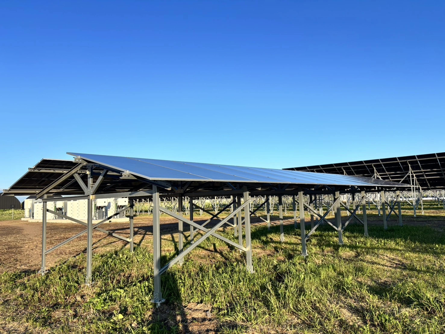 Agri-PV Greenhouse: двоен доход от една земя